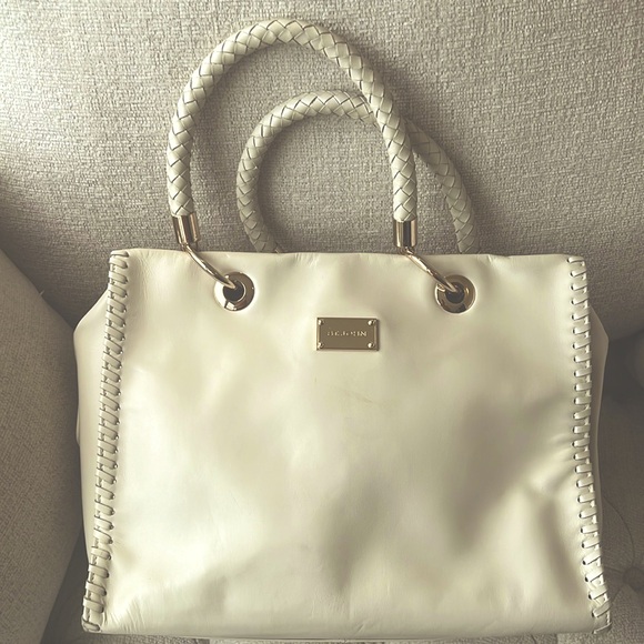 St. John Vanilla/Gold Hand bag. - Picture 1 of 9